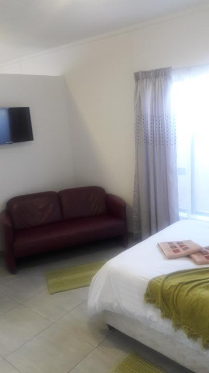 Self-Catering Studio, Unit 6 On Krupp Βίντχουκ Εξωτερικό φωτογραφία