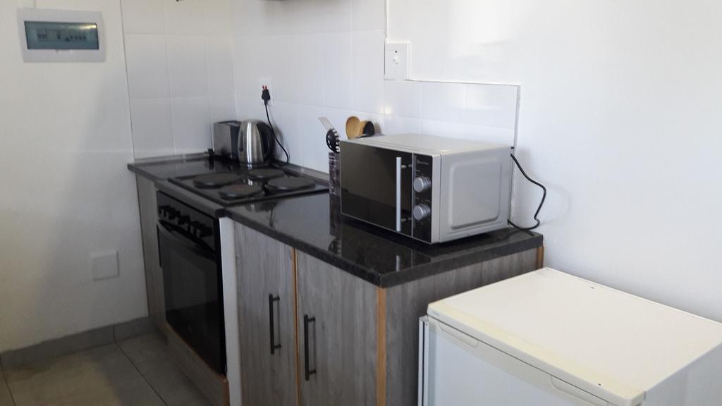 Self-Catering Studio, Unit 6 On Krupp Βίντχουκ Εξωτερικό φωτογραφία