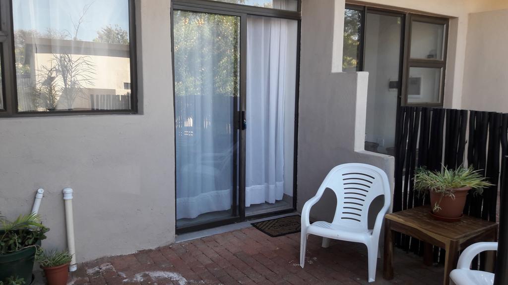 Self-Catering Studio, Unit 6 On Krupp Βίντχουκ Εξωτερικό φωτογραφία