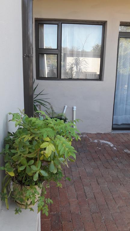 Self-Catering Studio, Unit 6 On Krupp Βίντχουκ Εξωτερικό φωτογραφία
